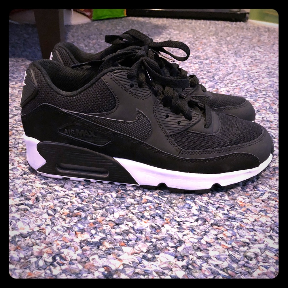 Nike AirMax 90 Black White - Barely Worn Sz 7.5